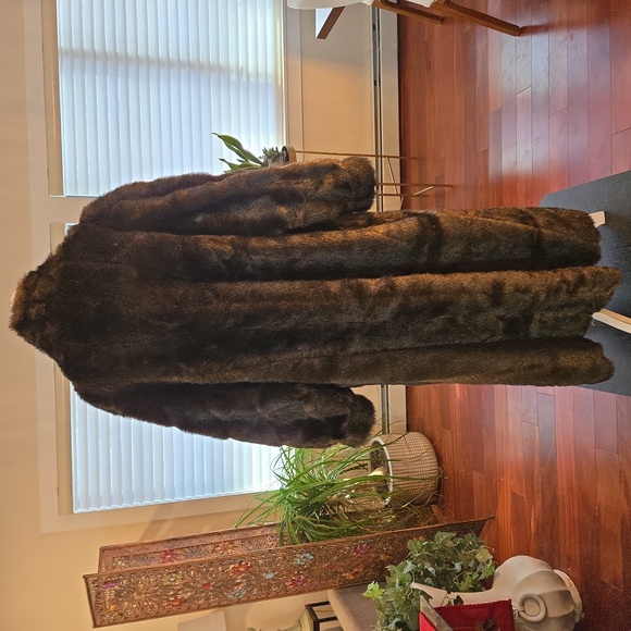 VTG Olympia Faux Fur Plush Full Length Maxi Glam Mob Wife Coat USA Womens 1X - Picture 4 of 12